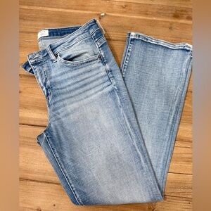 BKE Women's Buckle Payton Light Wash Jeans Tailored Bootcut
